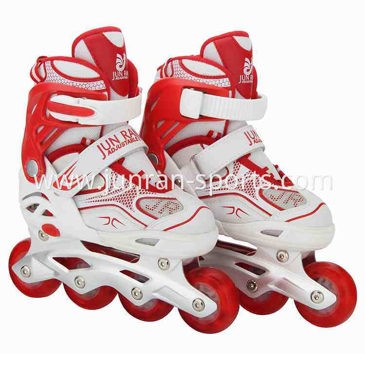 Inline skates with flash wheel